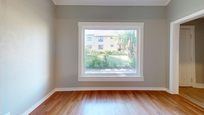 Photo - 3063 W 47th St