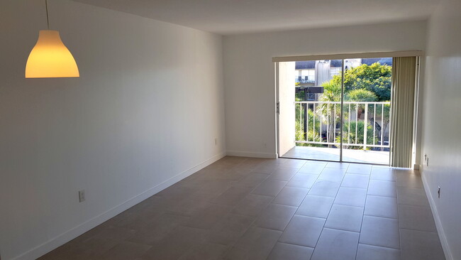 living room - 7757 SW 86th St Condo Unit C 407