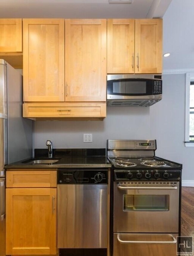 Building Photo - E 35TH ST. Rental