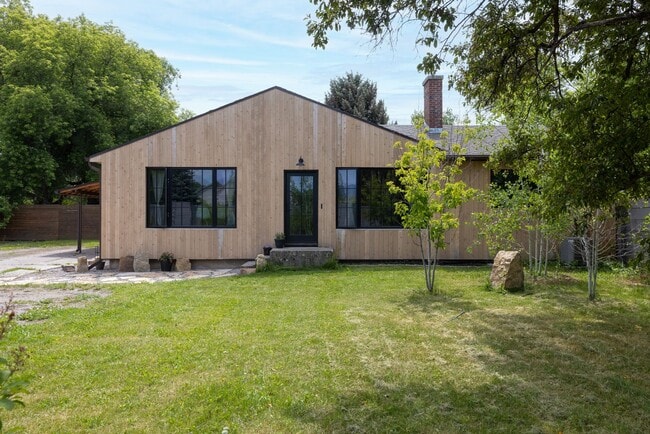 Building Photo - soul of The old Bozeman with the convenien... Rental