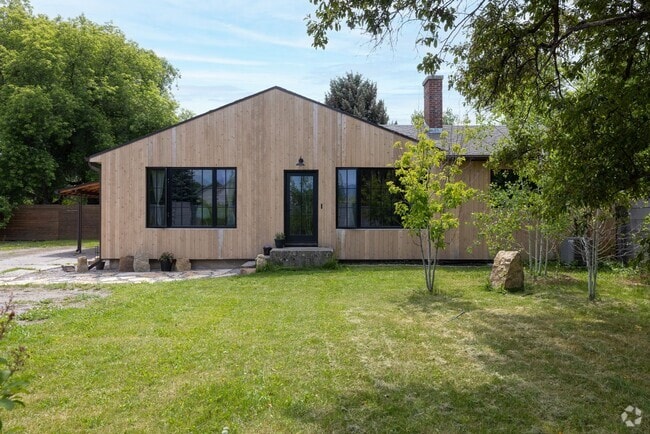 Building Photo - soul of The old Bozeman with the convenien... Rental