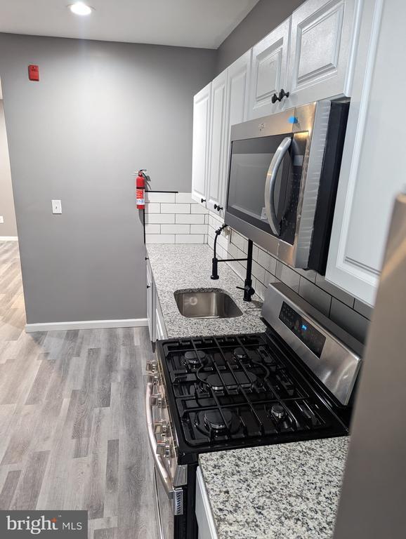 Photo - 883 N Preston St