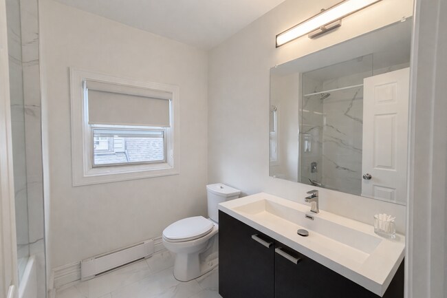 Photo - 157 Spadina Rd Unité 5