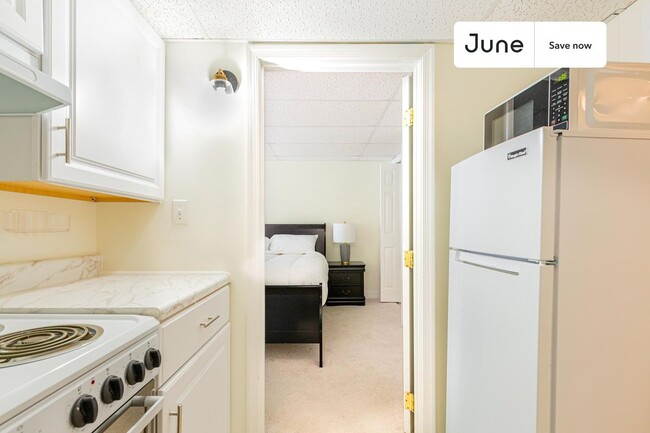 Photo - 216 Ascot Pl NE Unidad B