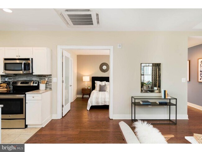 Photo - 1900 Arch St Unit 104