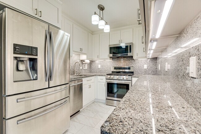 Kitchen - 6143 Leesburg Pike Unit 605