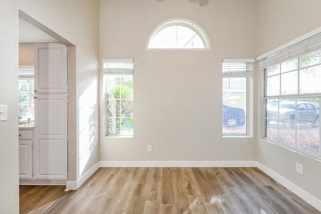 Photo - 2043 Angel Falls Dr