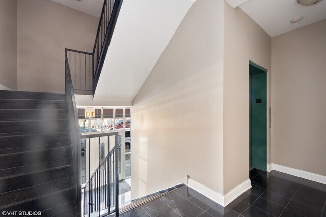 Photo - 5758 N California Ave