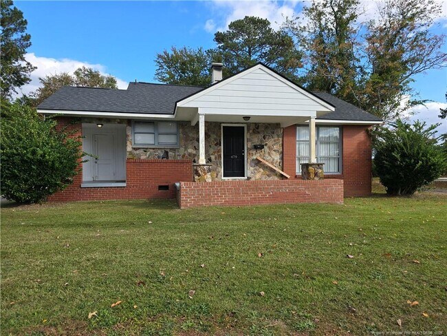 Building Photo - 479 McBain Dr