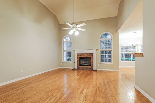 Photo - 329 Westhill Dr