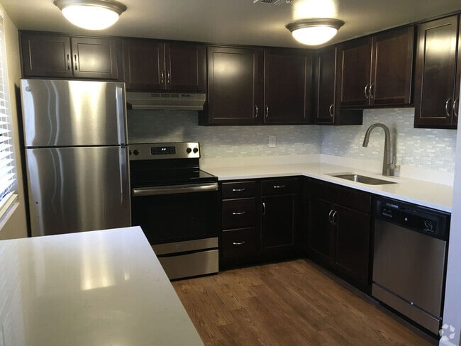 2x2 Kitchen - Elk Ridge Rental