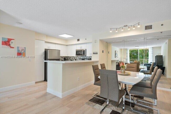 Photo - 19999 E Country Club Dr Unit 1206