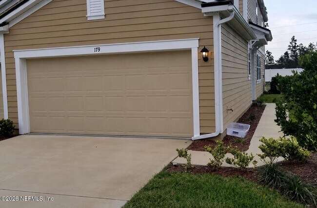 Building Photo - 179 Servia Dr