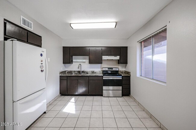 Building Photo - 1752 E Virginia Ave Rental
