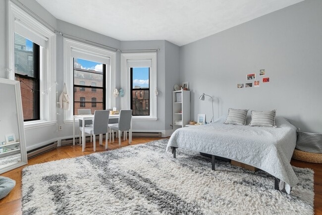 Building Photo - 389 Beacon St Unit 8