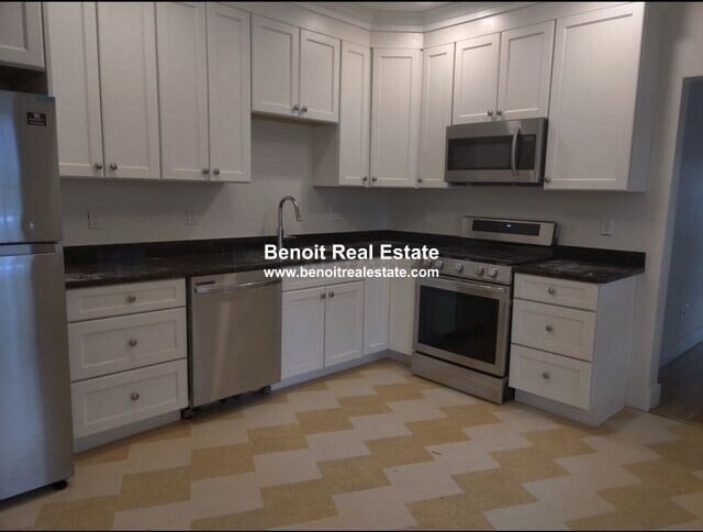 Building Photo - 2 Fairlee St Unit 2 Rental