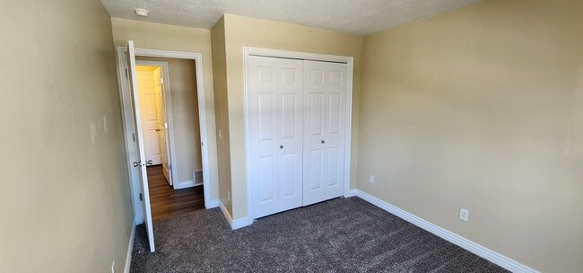 Photo - 117 E Calbourne Ln Unit I-9