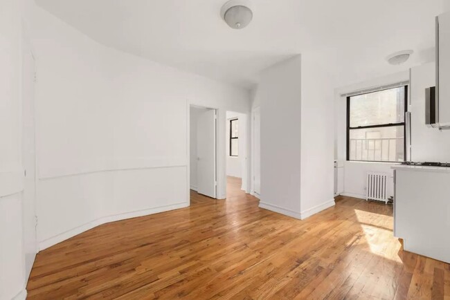 Building Photo - 149 Sullivan St Rental