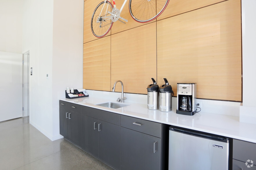 Coffee & Tea Bar