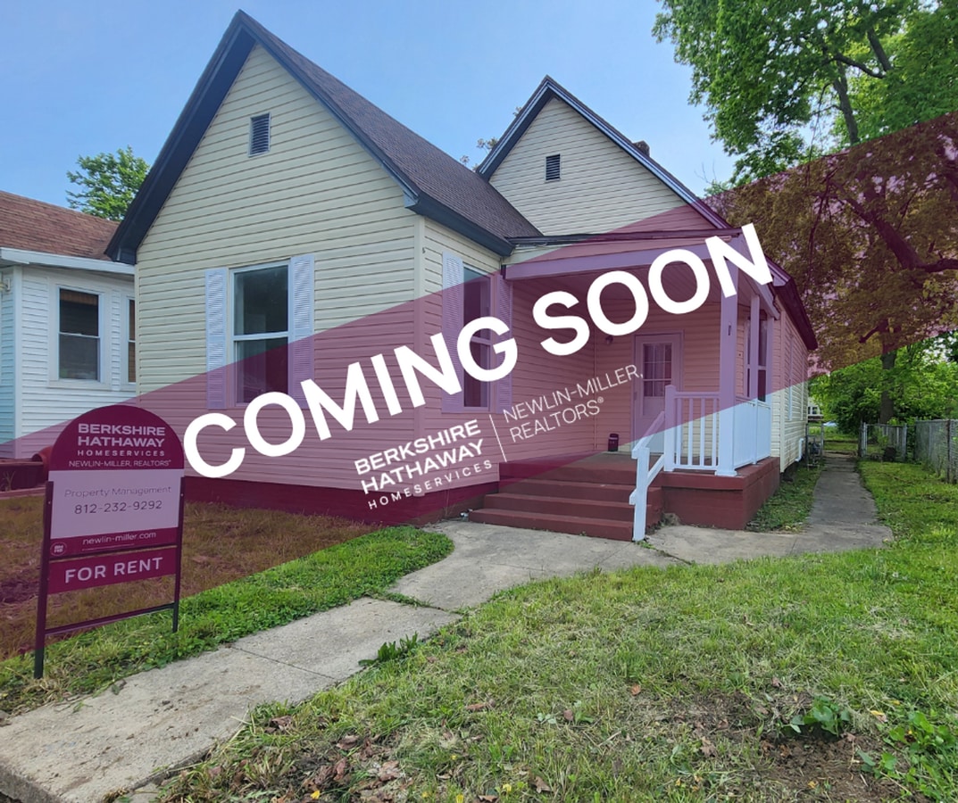 3-bedroom home on the south side of town offers great space and a location just blocks from Davis... - 3-bedroom home on the south side of town offers great space and a location just blocks from Davis...