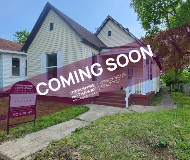 Building Photo - 3-bedroom home on the south side of town offers great space and a location just blocks from Davis...