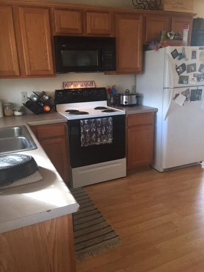 Photo - Taleeda 444-446 Unidad 444