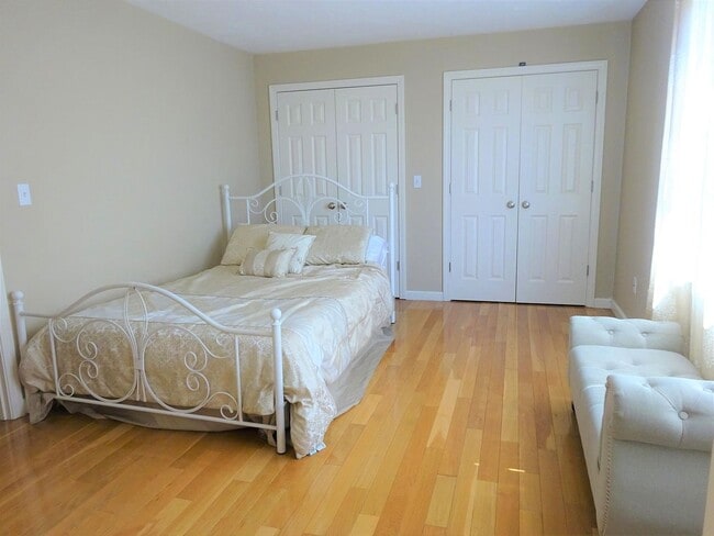 Guest Bedroom with double closets - 24 Autumn Ln Unit 24