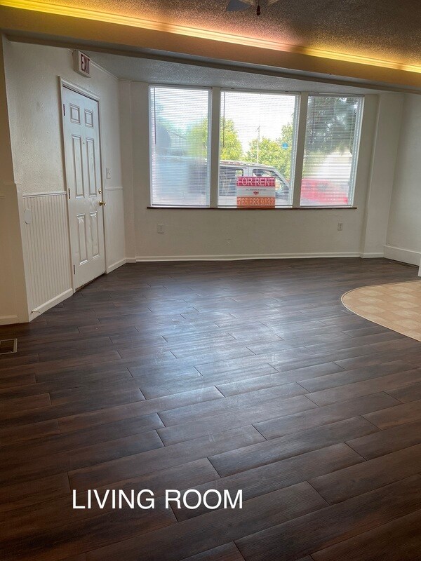 Photo - 102 N Main St Unit G