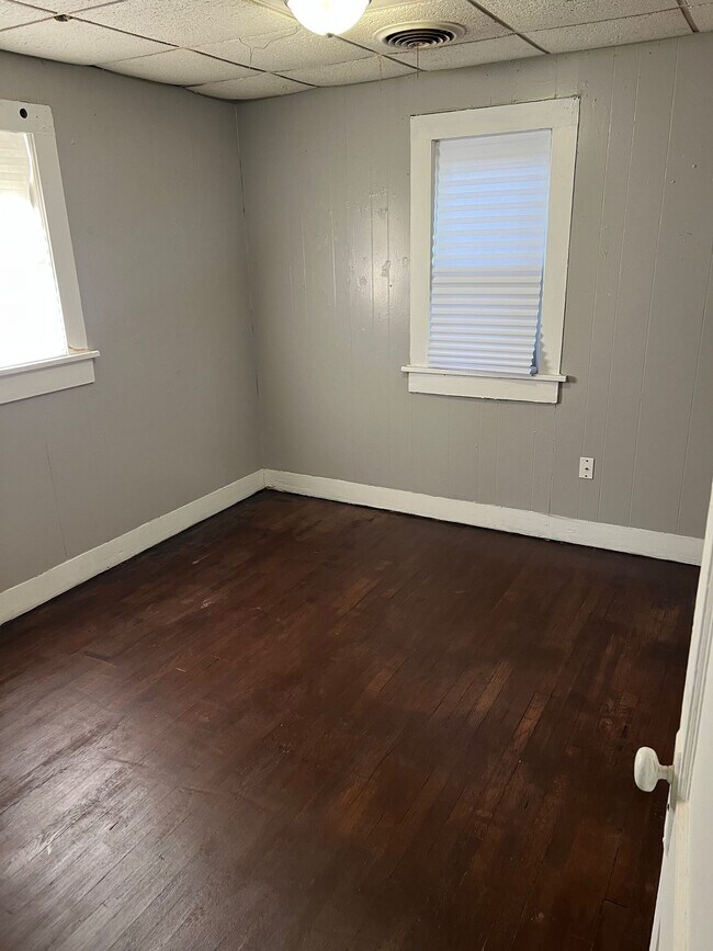 Photo - 405 S Louisiana St