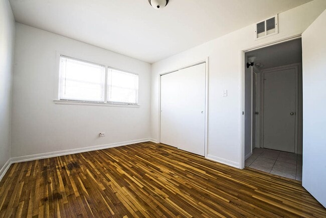 Photo - 2041-43 E 75th St Chicago, IL 60649