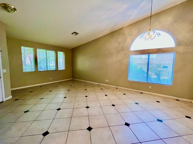 Photo - Single Story 3 Bedroom Home with bonus room!!