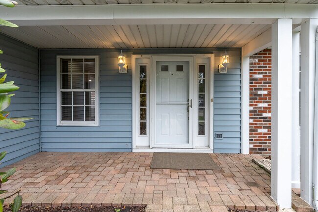2S601 River Oaks Dr