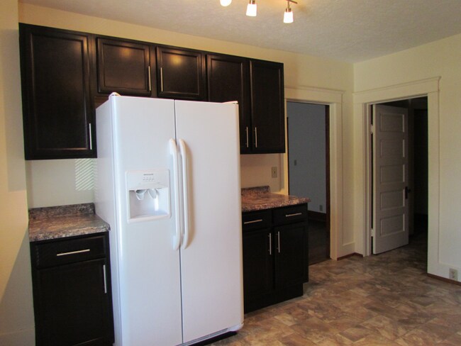 Photo - 225 E Findlay St Unidad Apt B