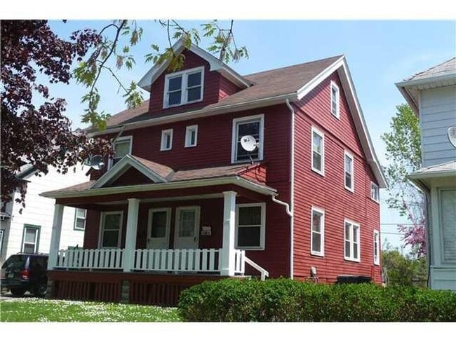 Building Photo - 114-116-116 Depew St Unit Depew Street Left