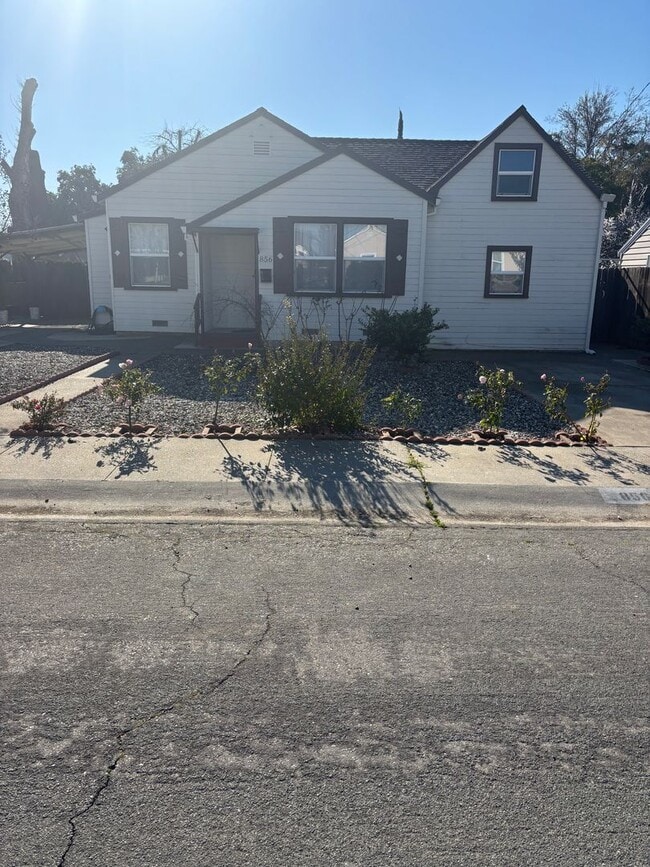 Building Photo - 2 BR 1 BA house with Bonus Room in Yuba City  AVAILABLE NOW!
