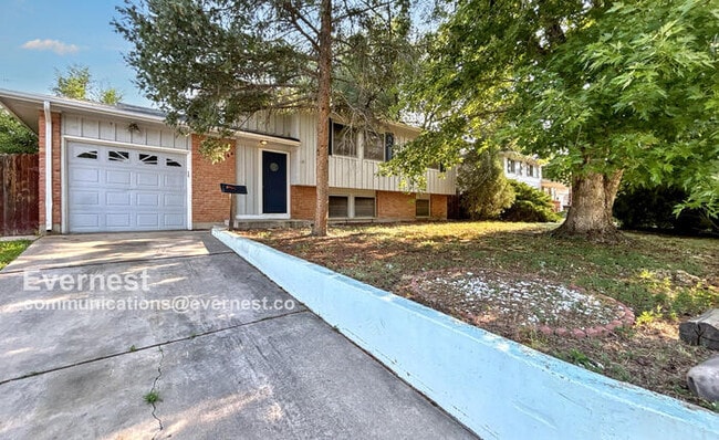 Building Photo - 44 McBurney Blvd Rental