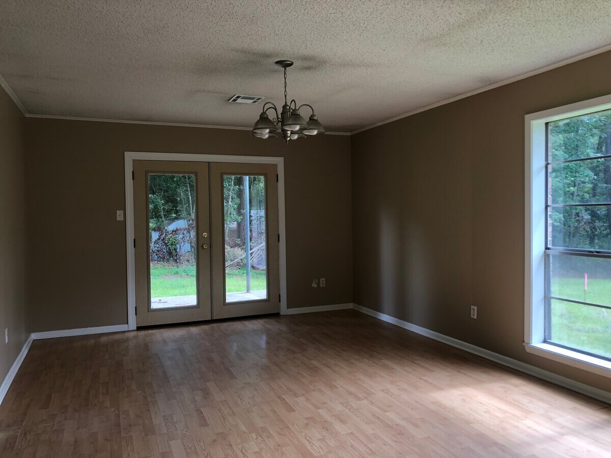 Photo - 3305 Arthur Dr