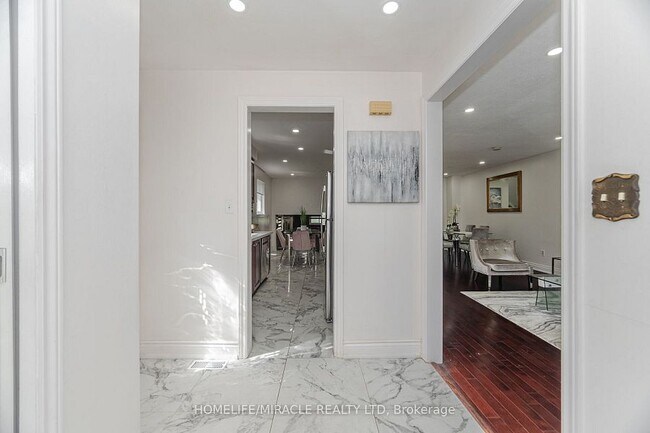 Photo - 765 Eaglemount Cres