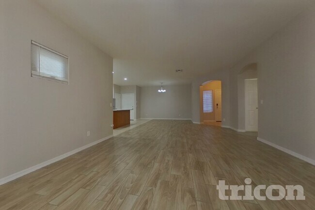 5010 W Fawn Dr