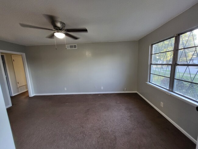 Photo - 3403 Briscoe St