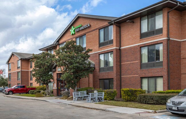 Furnished Studio-Houston - Reliant Pk. - La Concha Ln.