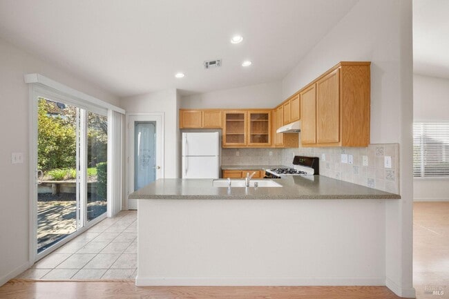 Building Photo - 332 Watson Hollow Dr