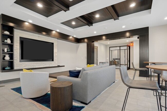 Seasons en Plainfield Apartments en Plainfield, Illinois. El lujo, estilo condominio, de apartamentos tipo estudio, de 1 habitación, 2 habitaciones, y apartamentos de 3 habitaciones, con garajes privados y entradas - Seasons at Plainfield