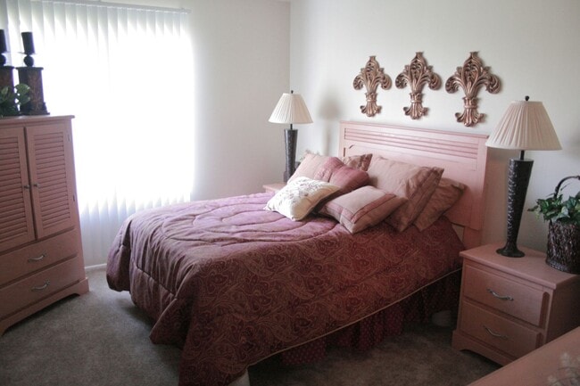 Photo - Sugartree Apartments