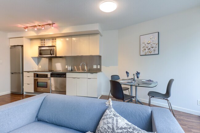 Photo - 233 Robson St