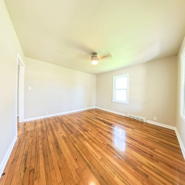 Photo - Newly updated 2 bedroom 1 bathroom home-Ad...