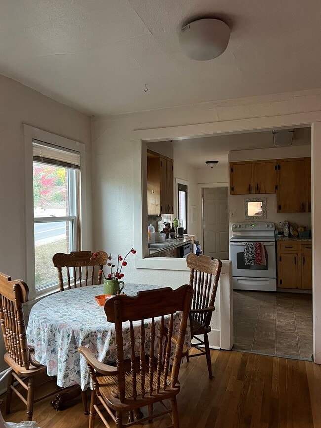 Photo - PRE-LEASE 4 BED 2 BATH – University Hill B...