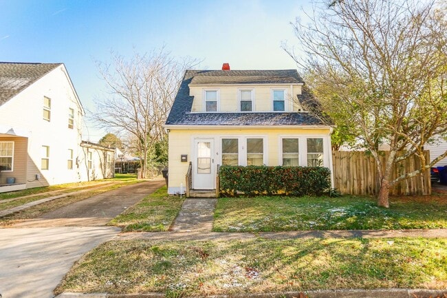 Building Photo - Cute bungalow rental in Cradock!