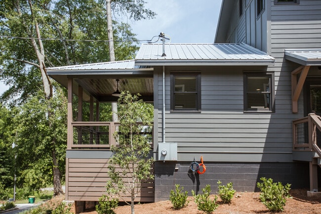 Photo - 132 Flint St