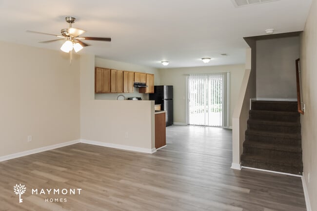 Photo - 152 Whitestone Dr NE